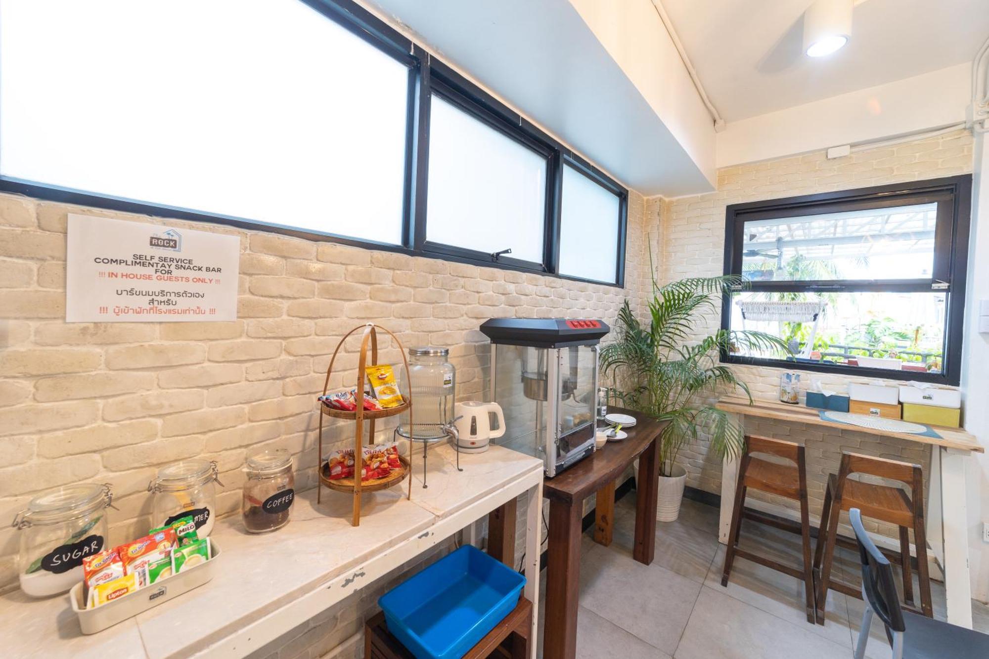 The Rock Samui Poshtel Lamai Beach Εξωτερικό φωτογραφία